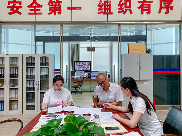 6月20日，運行指揮中心協(xié)同各保障單位組織開展了2019年大面積航班延誤應急處置演練。.png